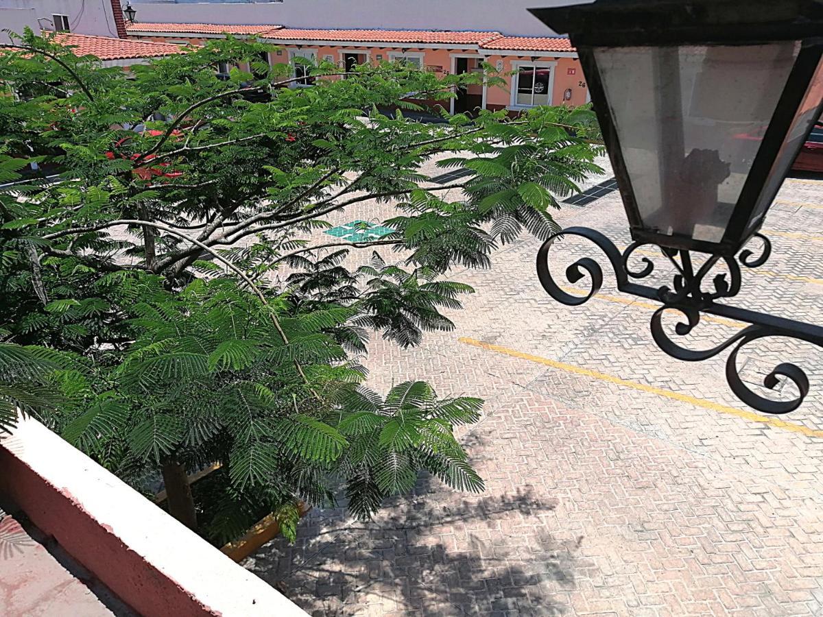 Hotel Aquiles Guadalajara Buitenkant foto