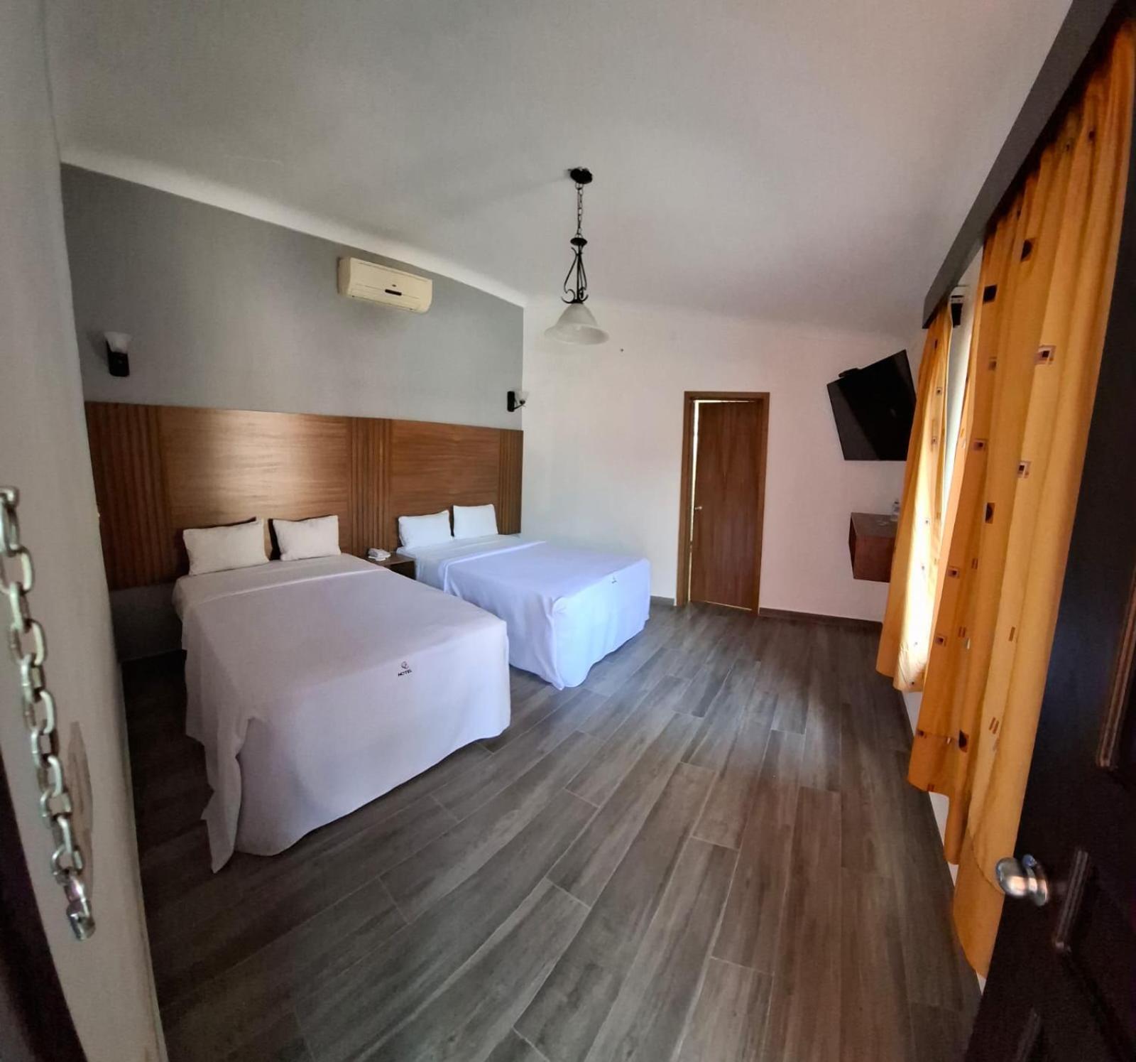 Hotel Aquiles Guadalajara Buitenkant foto