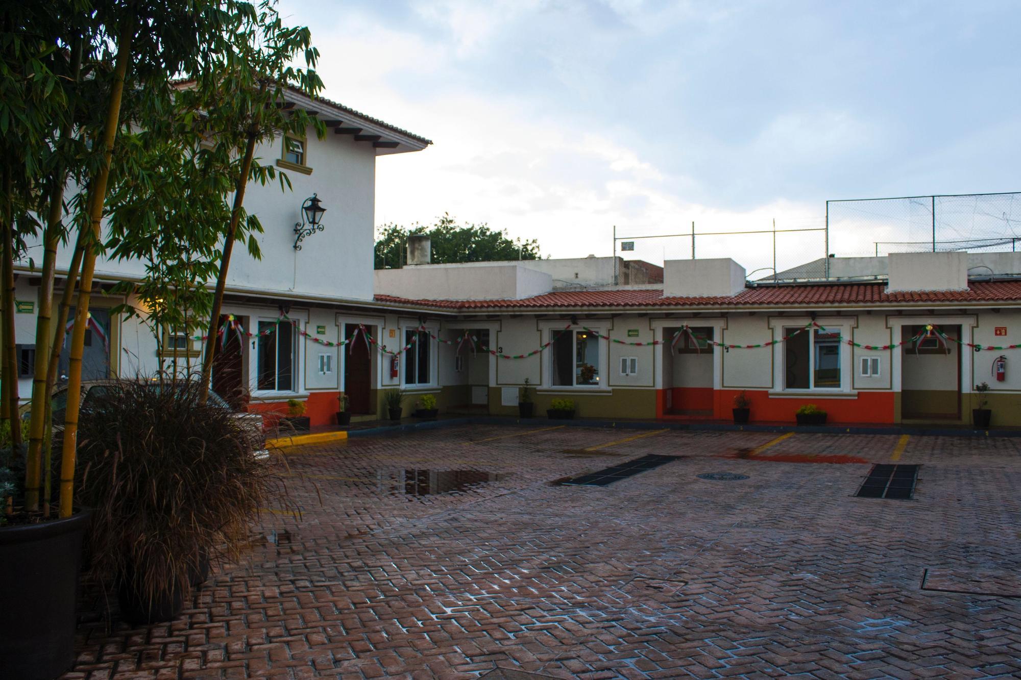 Hotel Aquiles Guadalajara Buitenkant foto