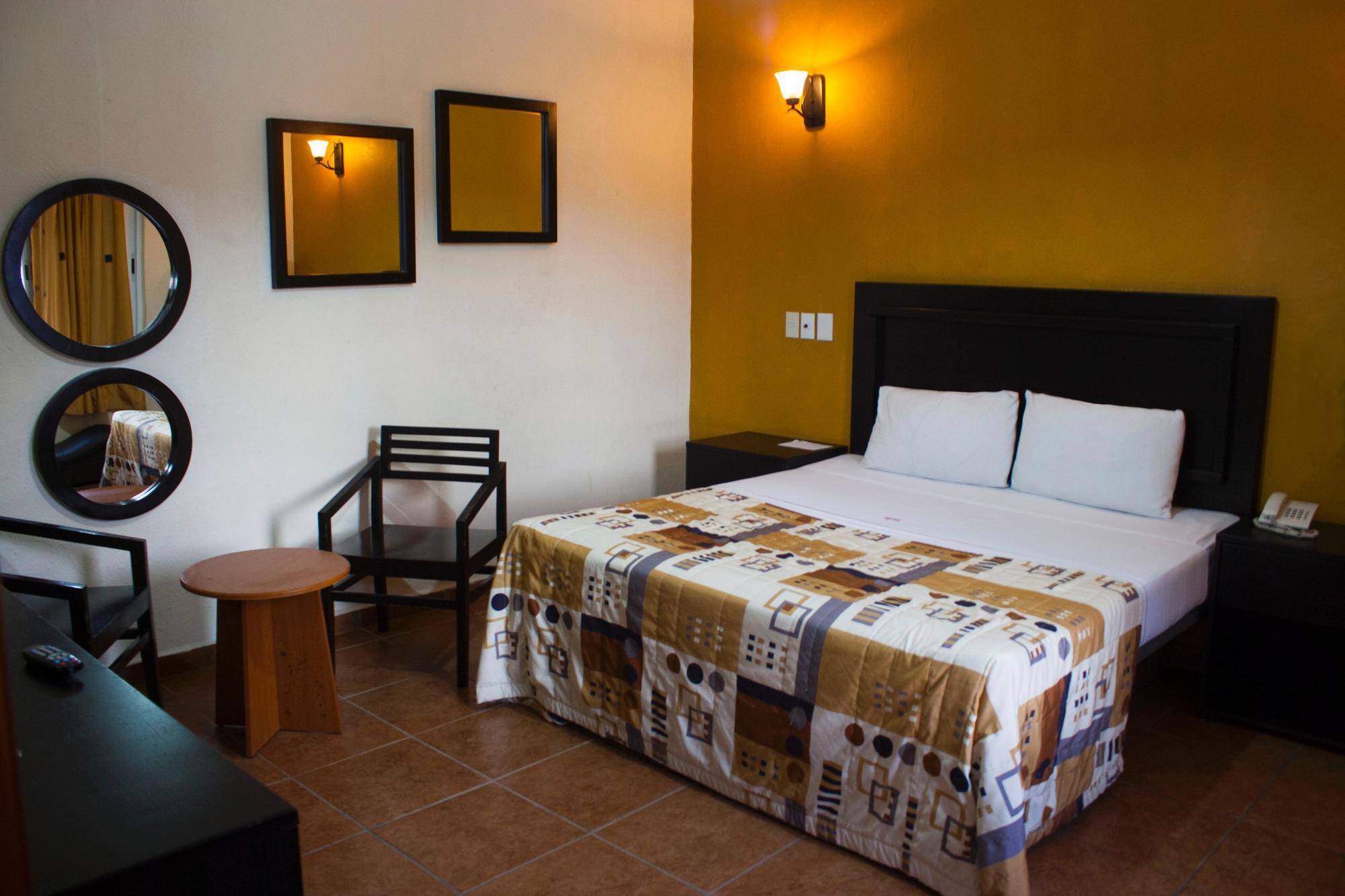 Hotel Aquiles Guadalajara Buitenkant foto